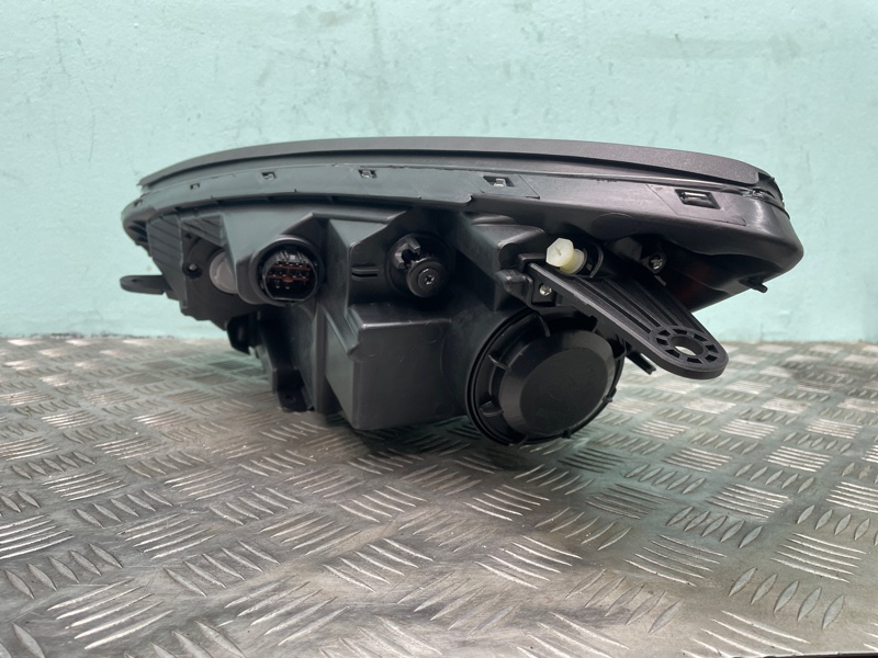 Фара правая Picanto LED 12-г