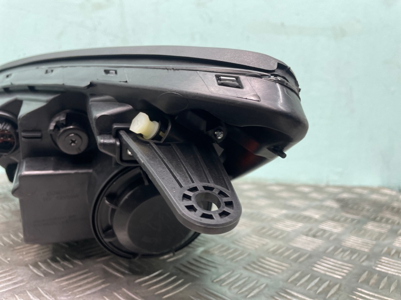 Фара правая Picanto LED 12-г