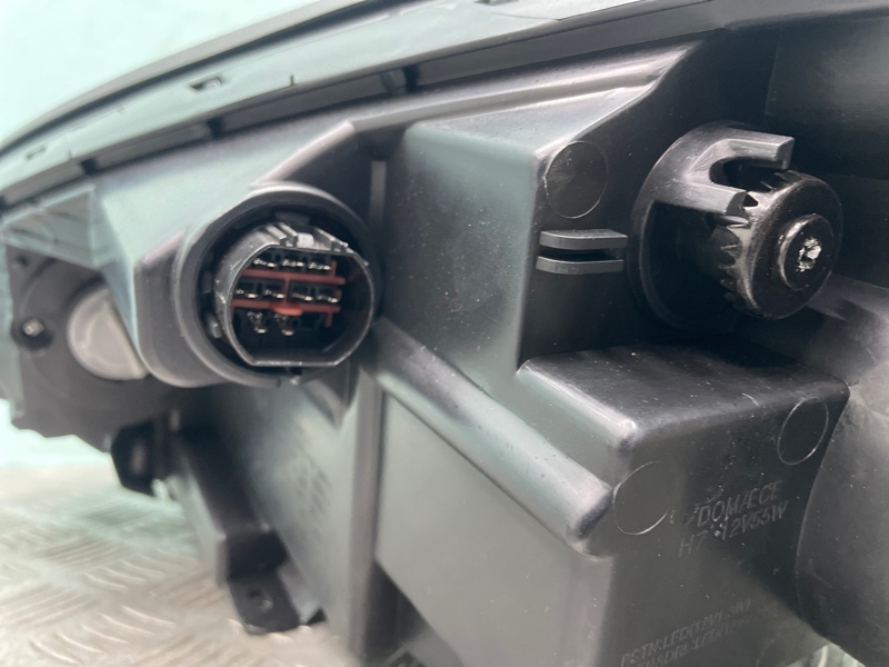 Фара правая Picanto LED 12-г