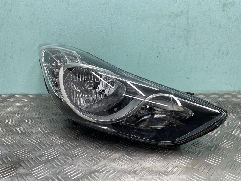 Фара правая Elantra 10-13г новая