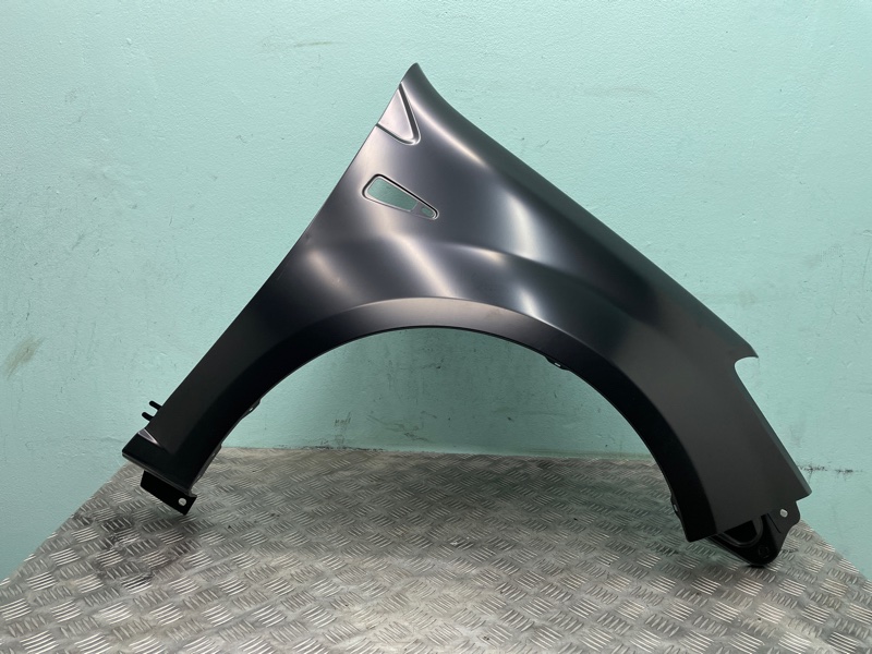 Крыло правое Renault Sandero 09-г новая