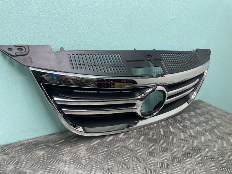 Решетка радиатора Tiguan 06-11г