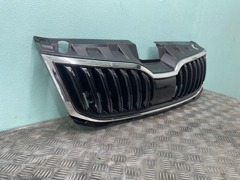 Решетка радиатора Octavia 16-20г A7