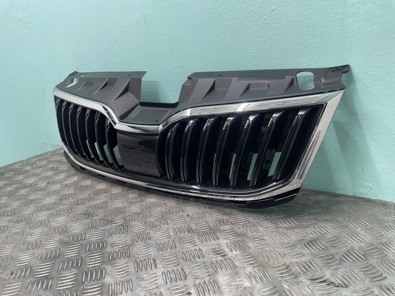 Решетка радиатора Skoda Octavia A7