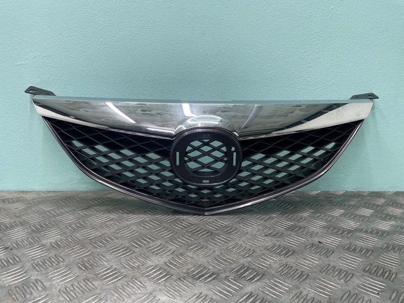 Решетка радиатора Mazda 6 02-05г Тайвань GG новая