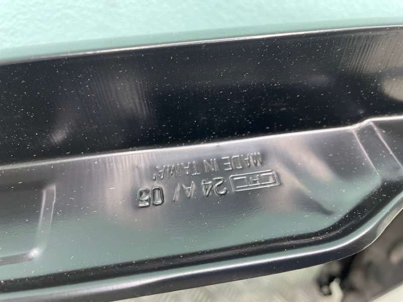 Крыло правое Golf 4 97-г