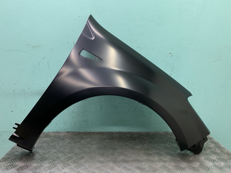 Крыло правое Renault Sandero 09-14г новая