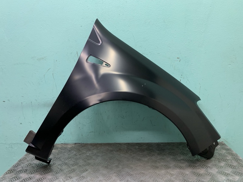 Крыло правое Renault Sandero 09-14г новая