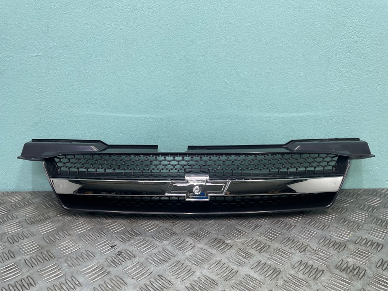 Решетка радиатора Chevrolet Aveo 02-г T200 новая