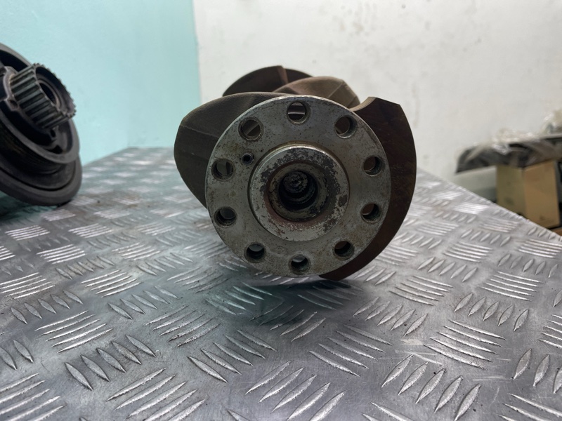 Коленвал XC90 / S80 B6294T 02-14г