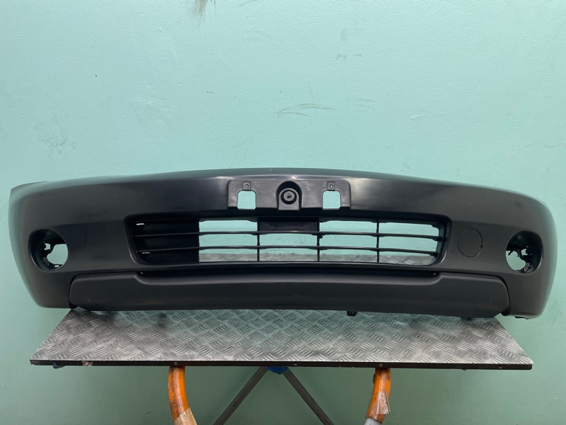 Бампер Toyota Ist 02-05г ХЭТЧБЭК новая