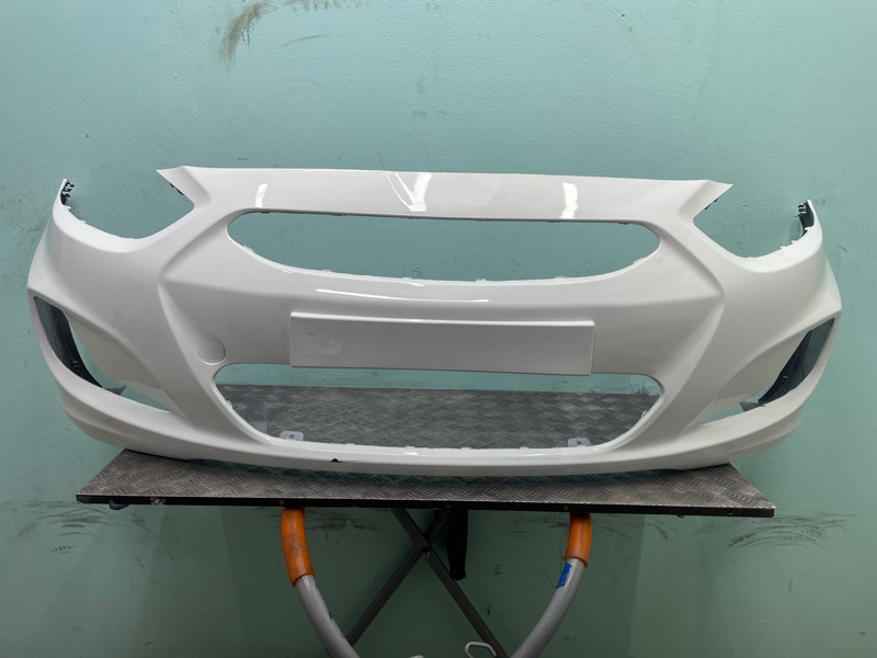 Бампер Hyundai SOLARIS белый 10-14г новая