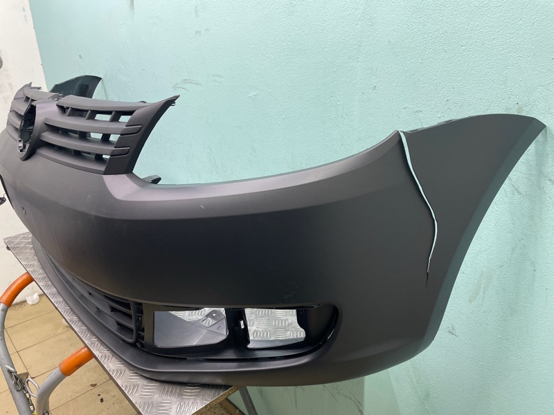 Бампер Volkswagen Caddy дефект 10-15г новая