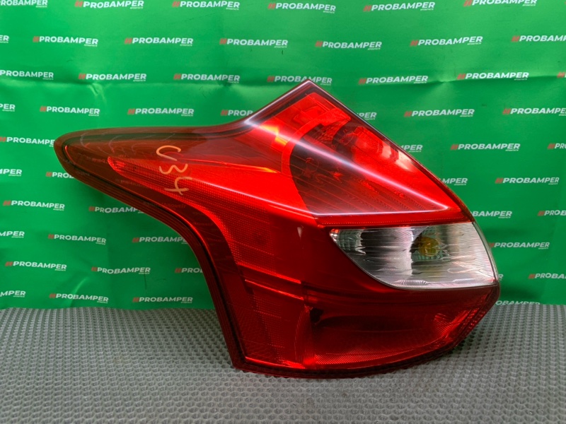 Фонарь задний левый Ford Focus 3 хетчбек БУ