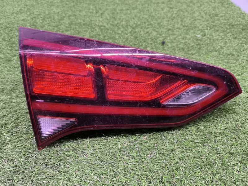 Фонарь внутренний Hyundai Aslan лев. (б/у)