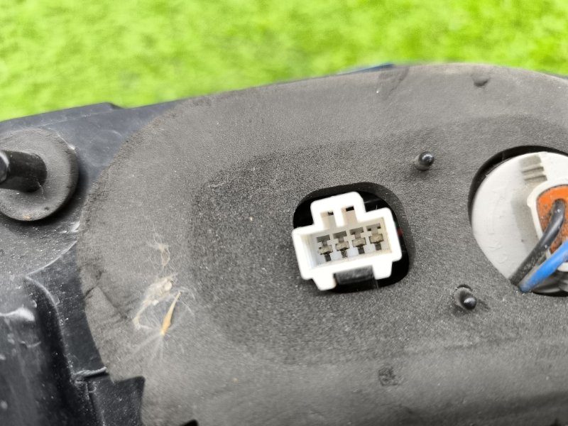 Фонарь внутренний Hyundai Aslan лев. (б/у)