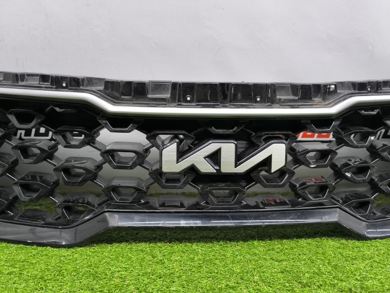 Решетка радиатора Kia Sorento 4