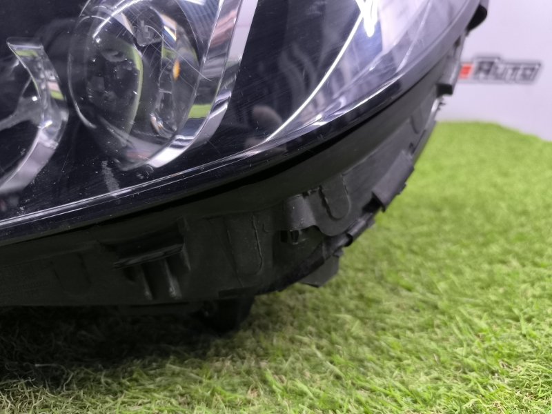 Фара LED левая C W205