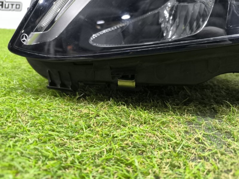 Фара LED левая C W205