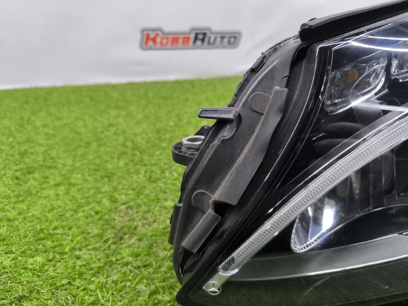 Фара LED левая C W205