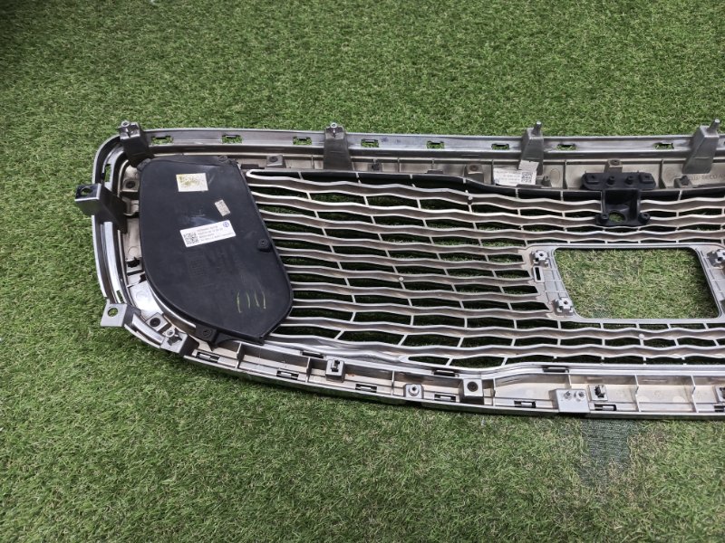 Решетка радиатора Kia K900 RJ