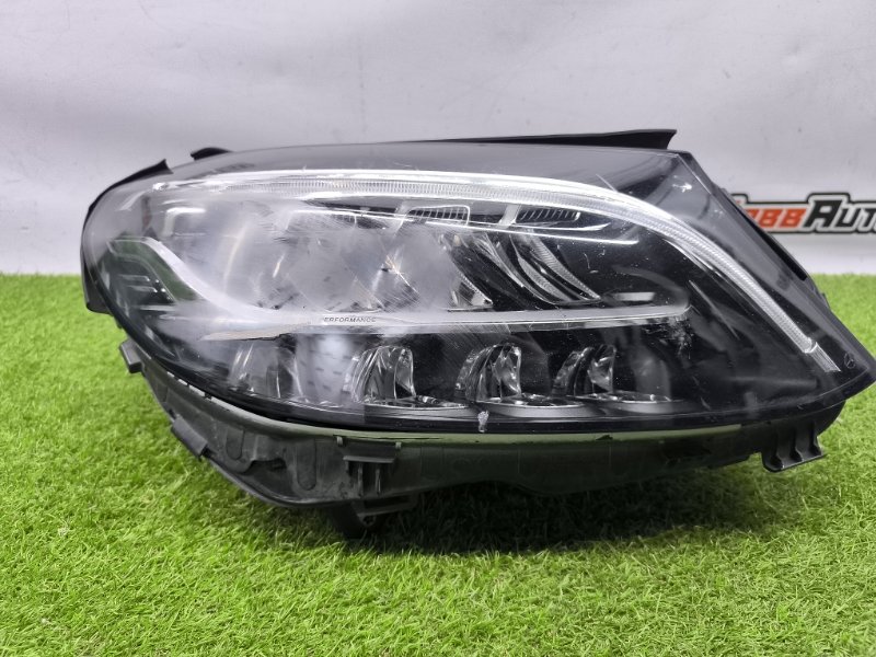 Фара LED правая C W205
