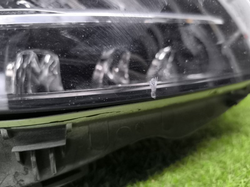 Фара LED правая C W205