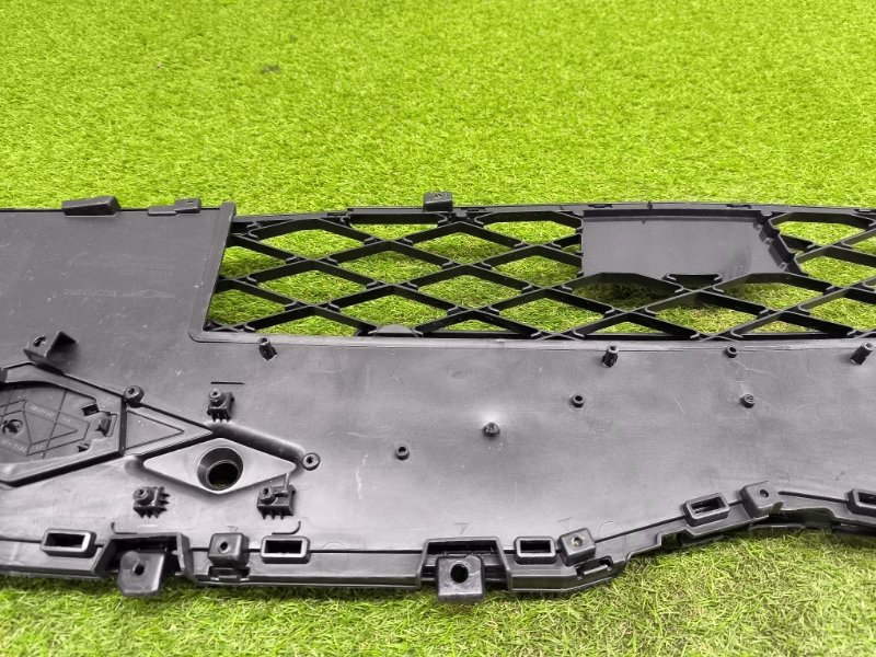 Решетка радиатора Genesis GV60 2021 перед. (б/у)