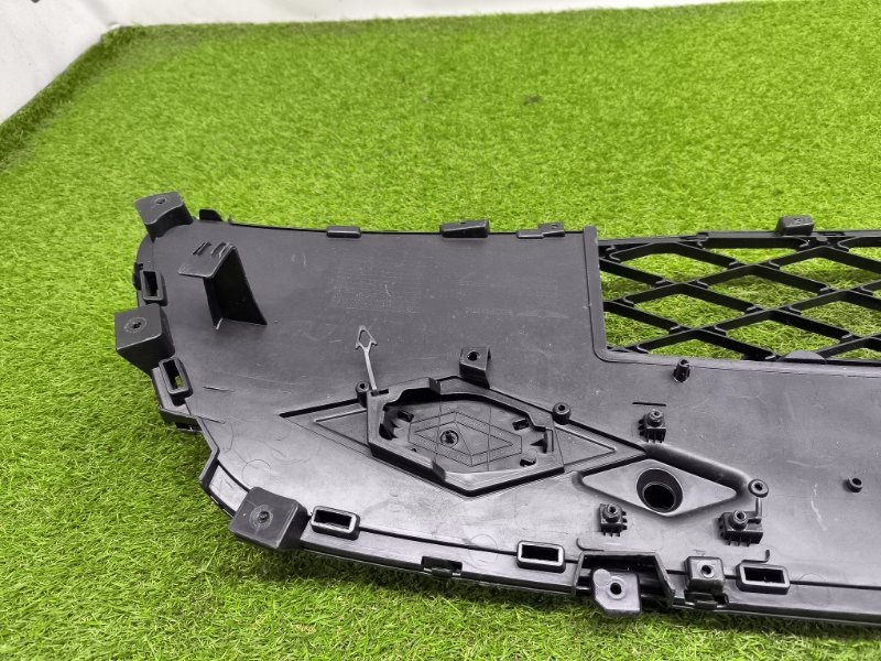 Решетка радиатора Genesis GV60 2021 перед. (б/у)