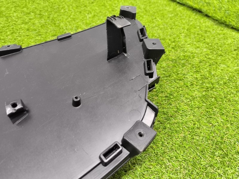 Решетка радиатора Genesis GV60 2021 перед. (б/у)