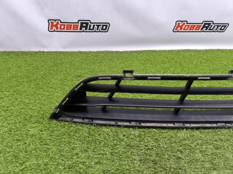 Нижняя решетка Hyundai SANTA FE 2012 перед. (б/у) Нижняя решетка Hyundai SANTA FE 2012 перед. (б/у)