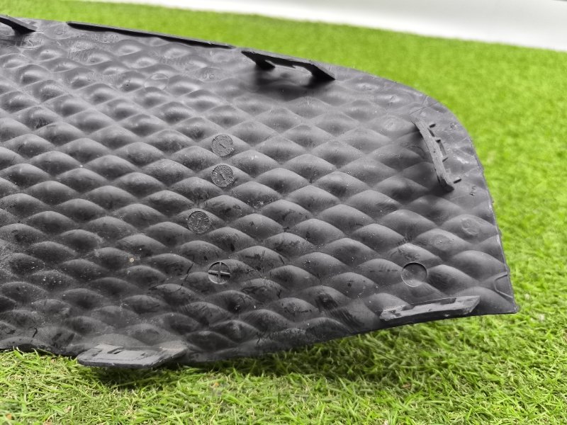 Решетка в бампер Mercedes E W213 2016 перед. лев. (б/у)