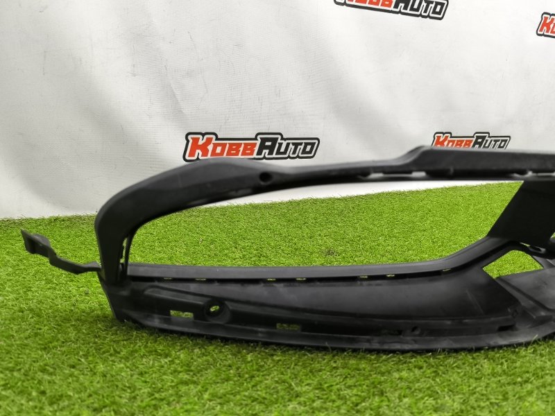 Решетка в бампер Porsche Taycan 2019 перед. (б/у) Решетка в бампер Porsche Taycan 2019 перед. (б/у)