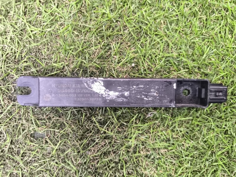 Антенна Hyundai Staria (б/у) Антенна Hyundai Staria (б/у)