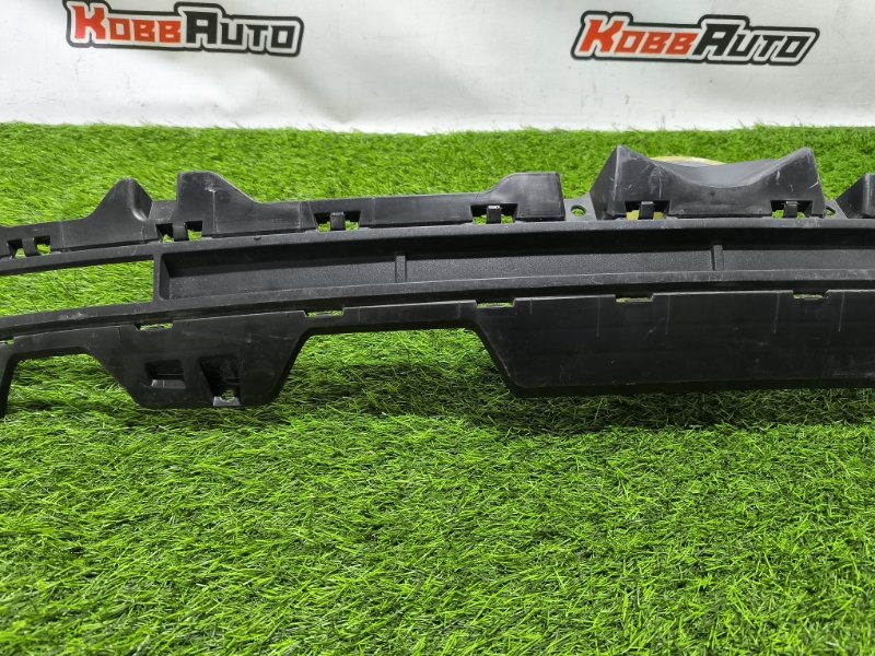 Накладка бампера нижняя задняя Genesis Gv70 JK1