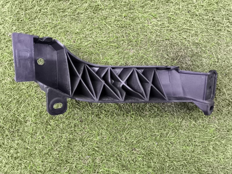 Кронштейн бампера передний правый Palisade LX2