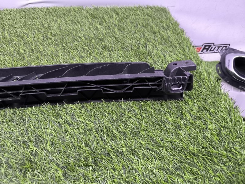 Кронштейн бампера задний E-Class 2019- V167