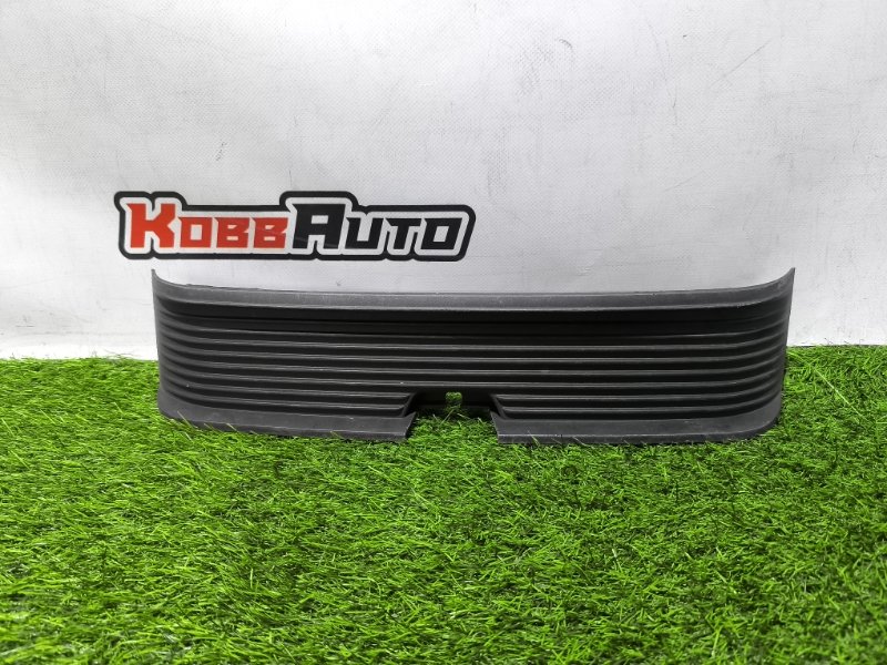 Решетка в бампер Porsche Taycan 2019- контрактная