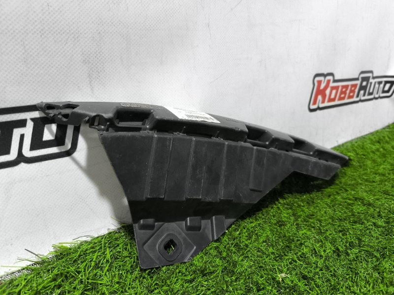 Кронштейн бампера передний glb X247
