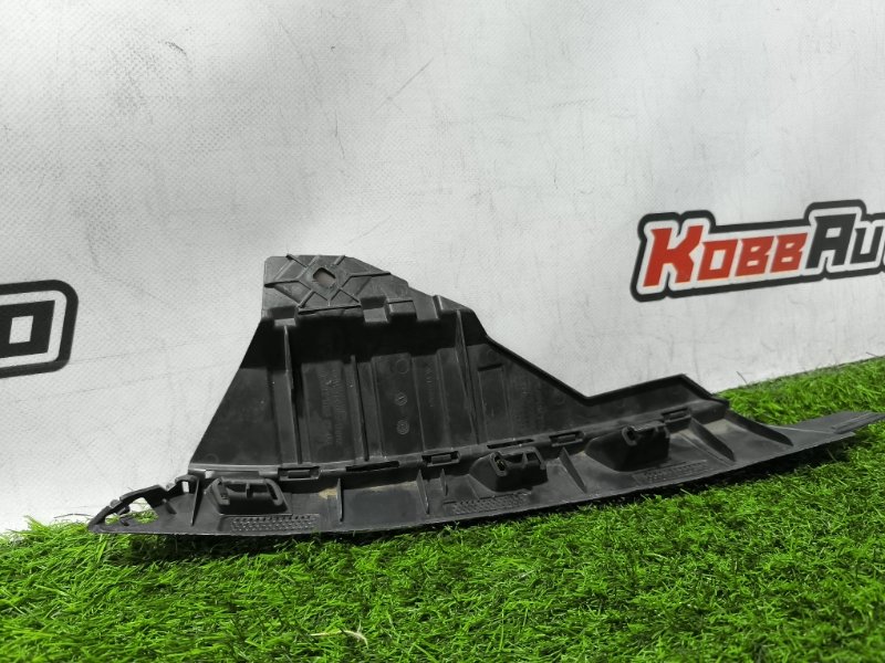 Кронштейн бампера передний glb X247