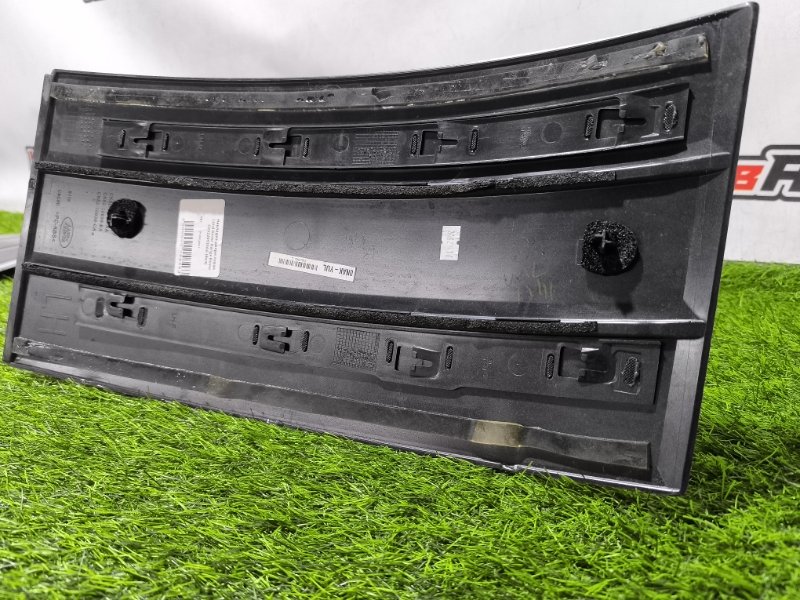 Накладка двери левая Range Rover 2015-