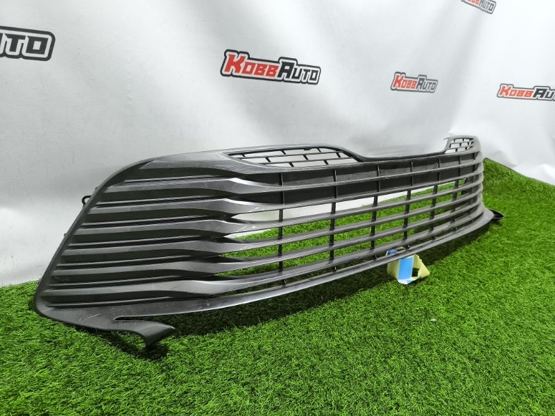 Решетка радиатора передняя Camry XV70