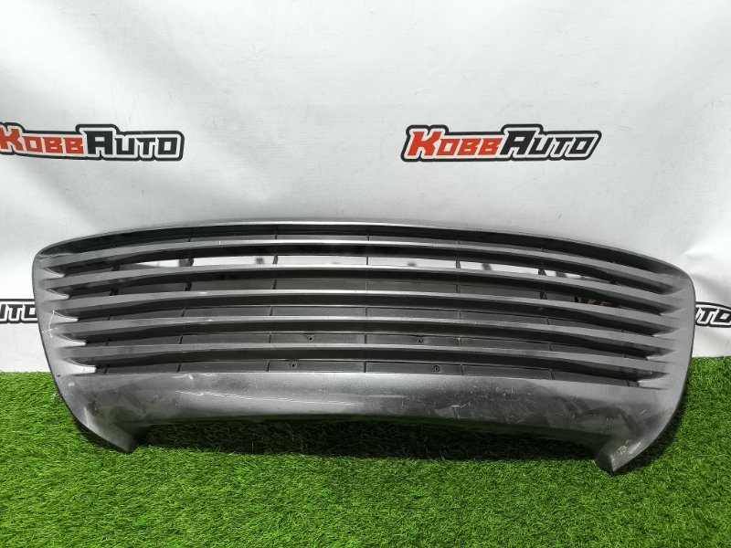 Решетка радиатора Toyota Camry