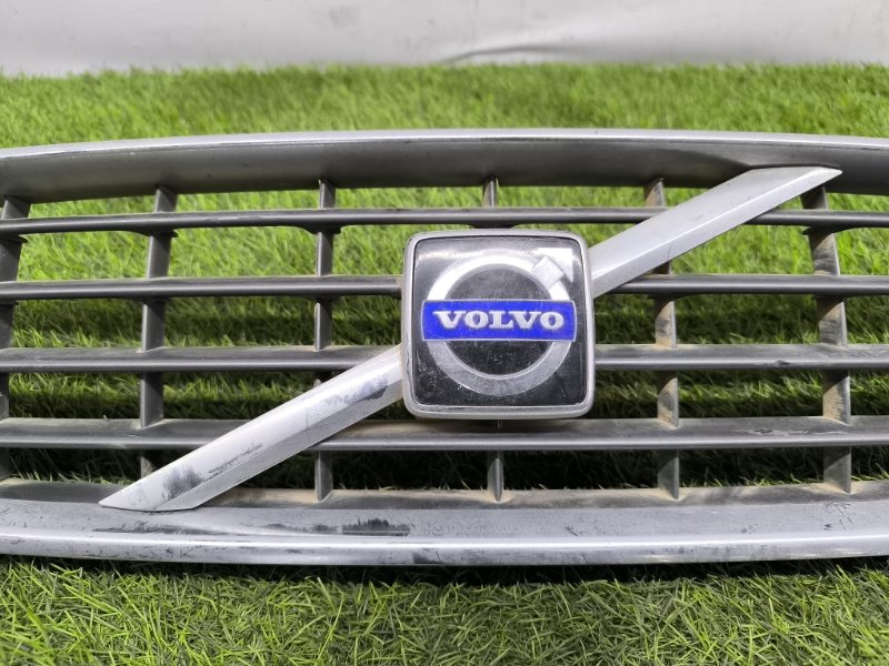 Решетка радиатора Volvo S80