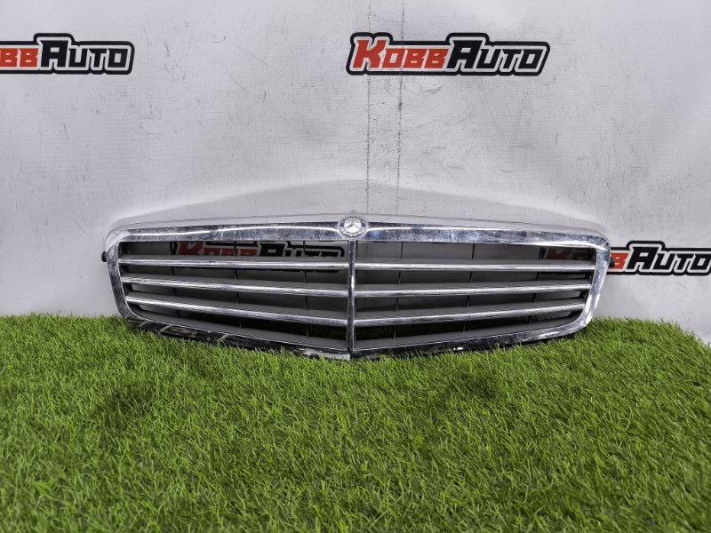 Решетка радиатора Mercedes-Benz C-Class W204 контрактная