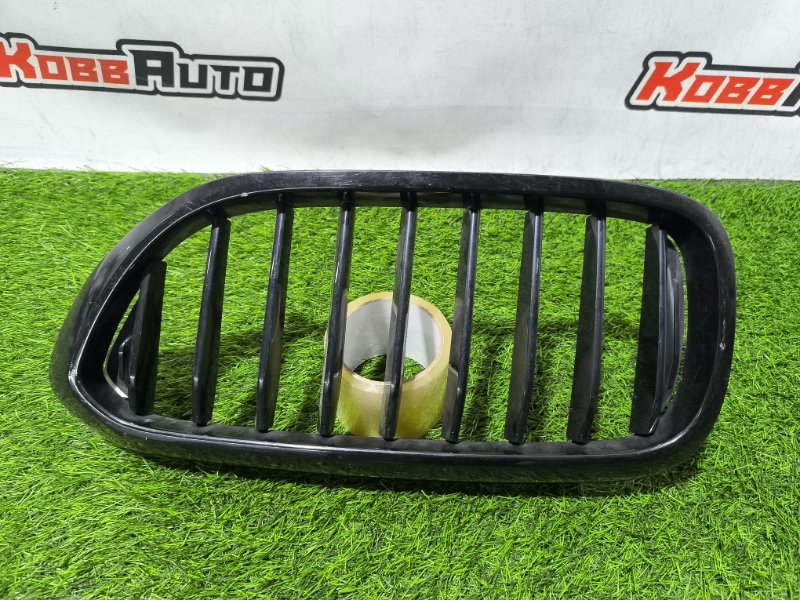 Решетка радиатора передняя левая 5-Series G30