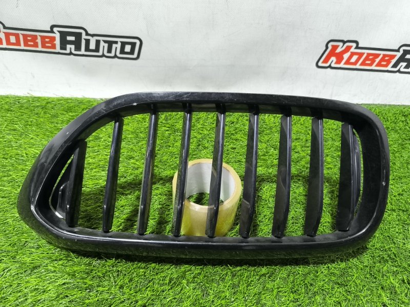 Решетка радиатора передняя левая 5-Series G30