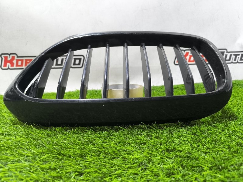 Решетка радиатора передняя левая 5-Series G30