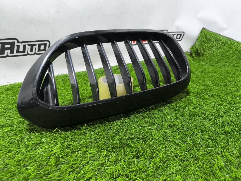 Решетка радиатора передняя левая 5-Series G30