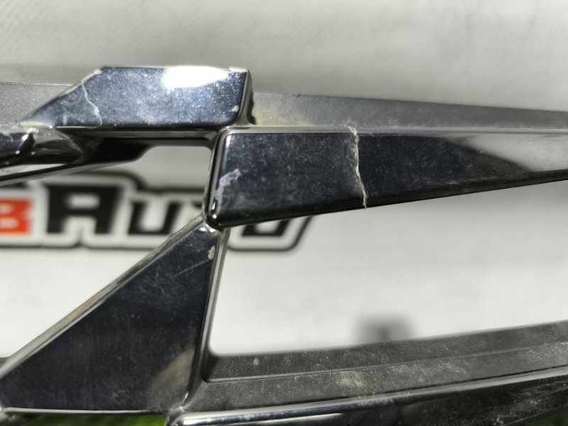 Решетка радиатора Elantra 2020-